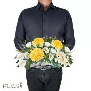 Eleganckie kompozycje na cmentarz – ponadczasowa ozdoba grobu.