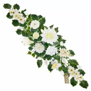 Eleganckie kompozycje na cmentarz – symbol pamięci, który nie zgaśnie.