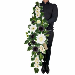 Eleganckie kompozycje na cmentarz – elegancki symbol pamięci.